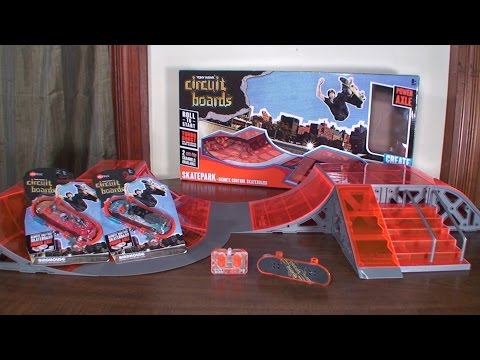 HexBug - Tony Hawk Circuit Boards (RC Skateboard) - Review and Skate - UCe7miXM-dRJs9nqaJ_7-Qww