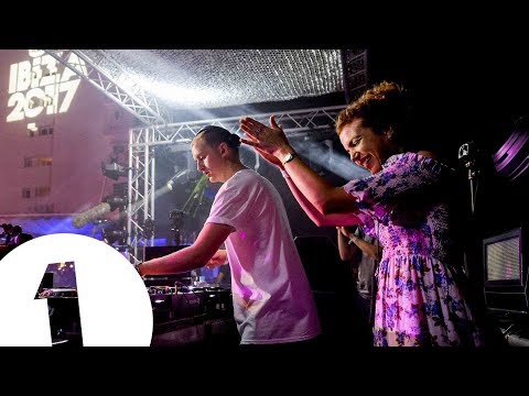 Disclosure B2B Annie Mac live at Café Mambo for Radio 1 in Ibiza 2017 - UC-FQUIVQ-bZiefzBiQAa8Fw