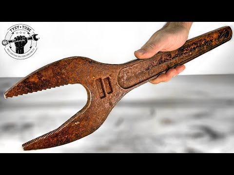 Huge Robot Lobster Wrench Restoration - With Awesome Epoxy Resin Touch - UCIGEtjevANE0Nqain3EqNSg