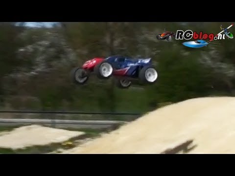 LRP S10 Blast TX 2: race, bash, jump (NL) - UCXWsfadxZ1qM0HKuPOx1ptg