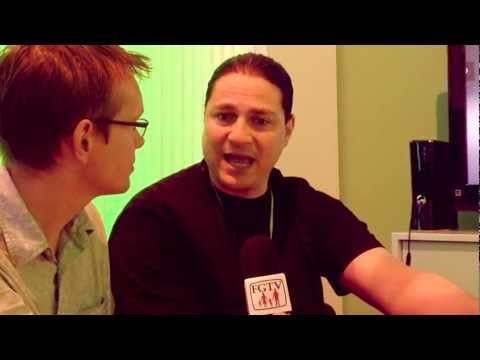 Xbox SmartGlass Live Demo Turns Smartphones Into Universal Controllers - UCyg_c5uZ7rcgSPN85mQFMfg