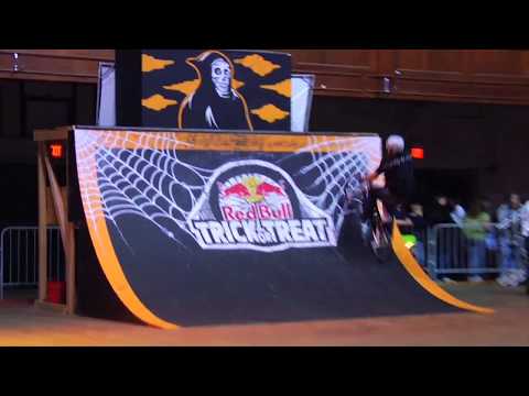 Red Bull BMX Street: Trick or Treat 2008 - UCblfuW_4rakIf2h6aqANefA