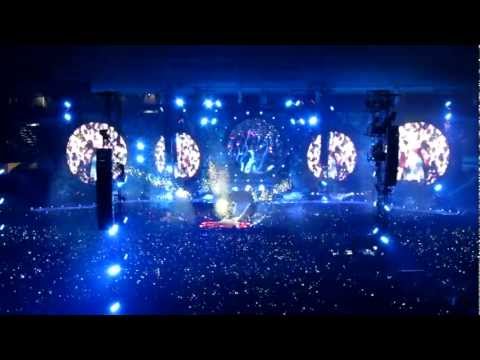 Coldplay live in Turin: amazing opening - Mylo Xyloto + Hurts Like Heaven + In My Place