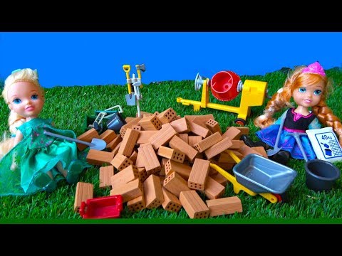 Elsa and Anna toddlers build a house - UCB5mq0ucfGe9dNCIC0s41QQ