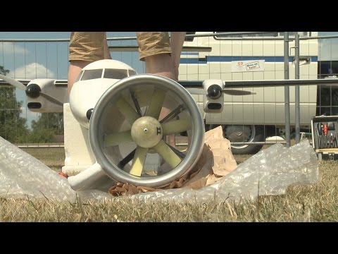 Giant RC Airliner models powered with Electric motors - UCLLKGiw9zclsM7QMg6F_00g