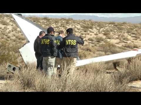 SpaceShipTwo Wreckage Investigated By NTSB | Raw Video - UCVTomc35agH1SM6kCKzwW_g