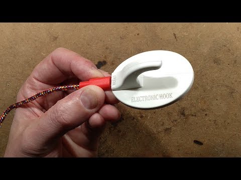 Testing a USB powered wall hook and a look inside. - UCtM5z2gkrGRuWd0JQMx76qA