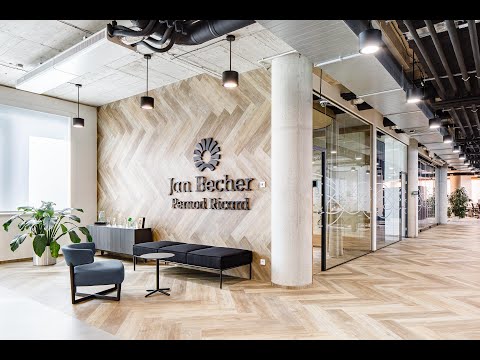 Modern offices for about 80 employees with an area of over 1,000 sqm that offers an impressive reception area, lounge area, meeting rooms, offices, bar, and more. Enjoy the tour through the new office space of our client – Jan Becher Pernod Ricard.