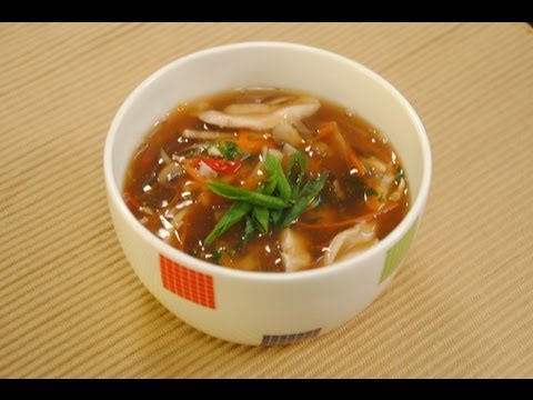 Chicken and Noodle Soup | Sanjeev Kapoor Khazana - UCmoX4QULJ9MB00xW4coMiOw