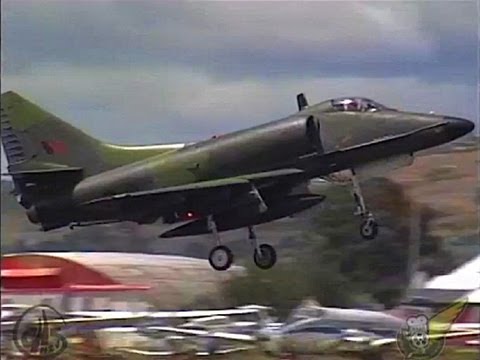 RNZAF A-4 Skyhawks 'Kiwi Red' Display - UC6odimYAtqsr0_7m8p2Dhiw