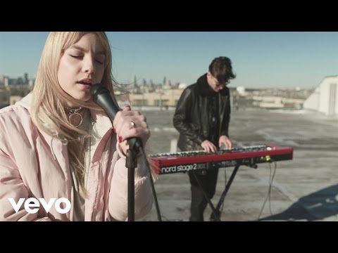 The Chainsmokers - Setting Fires (Acoustic Version) ft. XYLØ - UCRzzwLpLiUNIs6YOPe33eMg