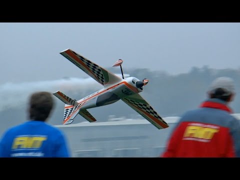 F3A-X RC Edge 540 V3 13Kg 2,60m Jan Rottmann Demo Flight Faszination Modellbau 2014 *50fpsHD* - UCH6AYUbtonG7OTskda1_slQ