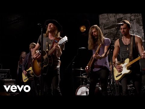 A Thousand Horses - Smoke - Vevo dscvr (Live) - UC2pmfLm7iq6Ov1UwYrWYkZA