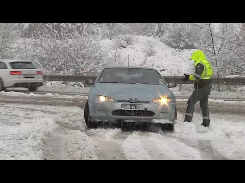 Frio e neve atingem Europa