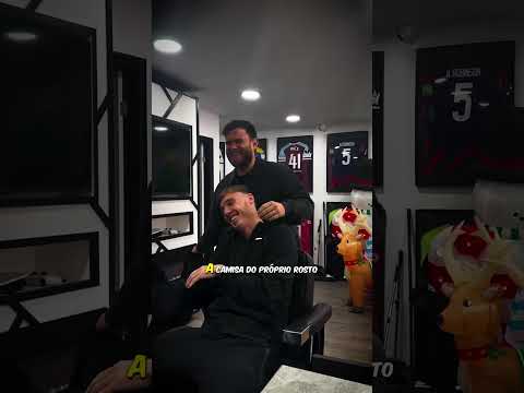 ESSES BARBEIROS TROLLARAM JOGADORES DE <strong>UM</strong> JEITO ABSURDO! 😂💈⚽