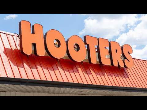 The Reason Why Hooters Is Struggling To Stay In Business