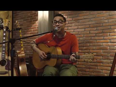 "Dan Ternyata" Adhitia Sofyan live in Banyuwangi