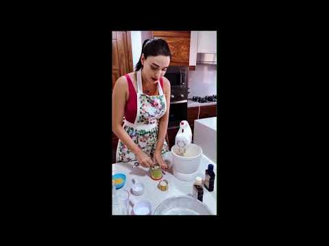 Cyrine Abdel Nour preparing an orange cake recipe- سيرين عبد النور تحضر الكاتو