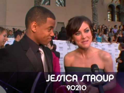 PCA Red Carpet Interview - Tristan Wilds and Jessica Stroup - UClzCn8DxRSCuMFv_WfzkcrQ