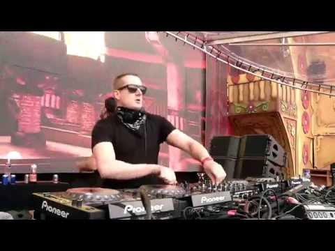 Tomorrowland 2015 | Tom Staar vs Kryder - UCsN8M73DMWa8SPp5o_0IAQQ