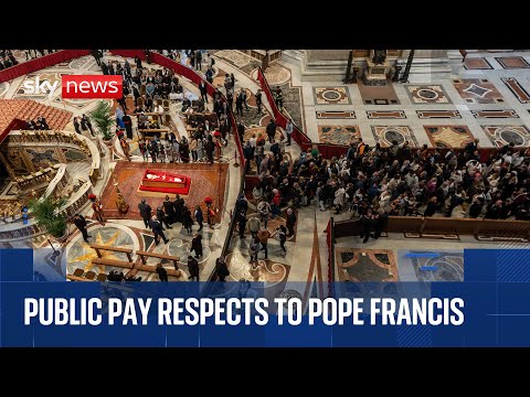 At least 250,000 people pay their respects Pope Francis, the Vatican has said