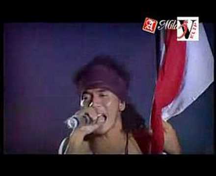 slank - bendera setengah tiang