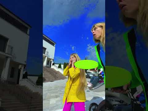 👾 Ce avem noi în CURTE 👽 MONSTER PACMAN FLY INTO SPACE #shorts by #melimi