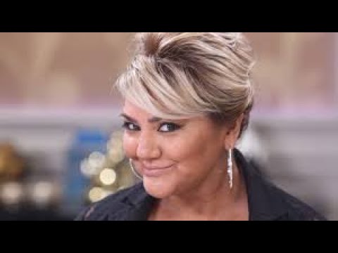 Gladys dice que ahora está sola y que nunca un hombre la dejó, ella siempre los pateó