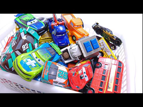 映画に出てくる自動車多数 作りの良い車 映画 カーズ ディズニーピクサー