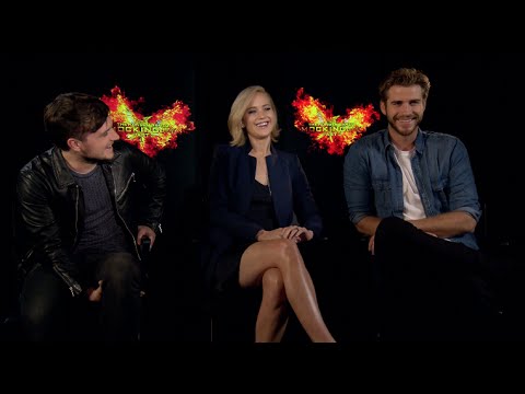 HUNGER GAMES MOCKINGJAY PART 2 interviews - Lawrence, Hutcherson, Hemsworth, Sutherland, Dormer - UCHLyP4MuA-JAFBCwxXOEDdA