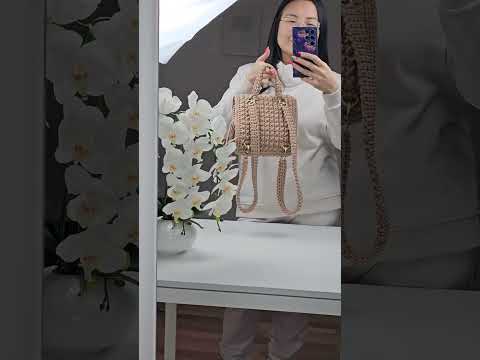 #crochetbag #crochetbackpack #crocheting #crochettutorial #crochetpattern