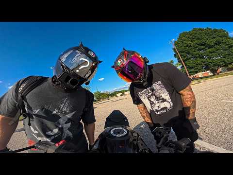 i let @TheDooo backpack my motorcycle again..