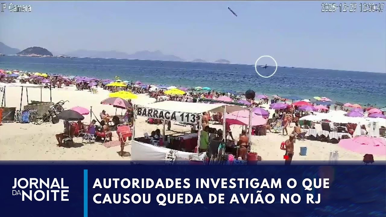 Autoridades investigam o que causou quede de avião na praia de Copacabana