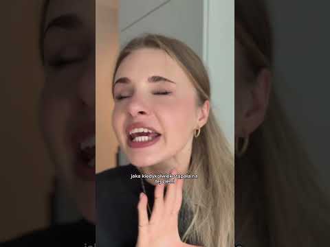 TWOJA MAMA ZGRYWA IDEALNĄ PRZED ZNAJOMYMI