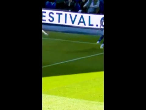 “World class” from Millwall’s Anthony Patterson! 😮‍💨🧤