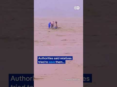 Family in Pakistan trapped by flood waters | DW News