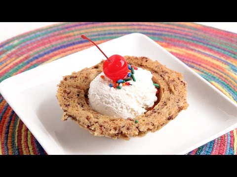 Edible Ice Cream Bowls - Laura Vitale - Laura in the Kitchen Episode 940 - UCNbngWUqL2eqRw12yAwcICg