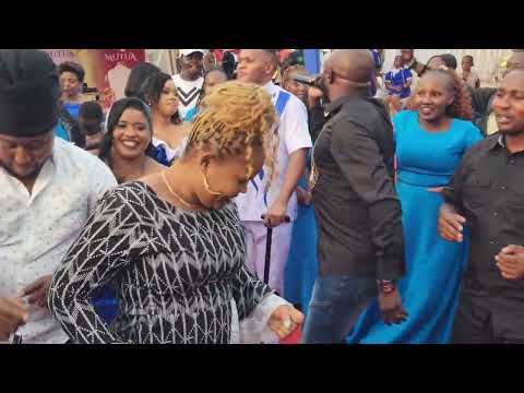 Live performance,  useo waku