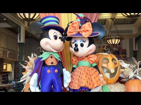 Disney Halloween Merchandise Preview 2016 at Magic Kingdom - Mickey & Minnie, Pumpkin Emporium Decor - UCe-gHr2O_LP7t0YJYHZQZlg