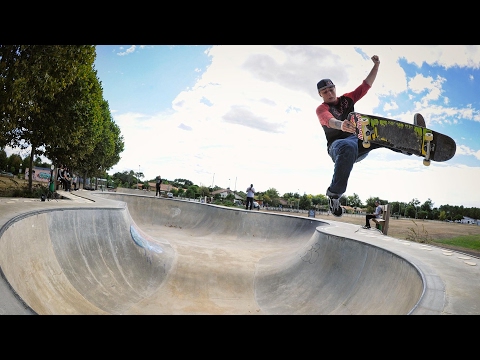 Sorgente and Russell Attack Perfect Bowls in France | Skate Escape - UCblfuW_4rakIf2h6aqANefA