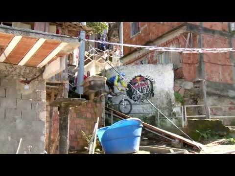 Downhill bike race in Brazil slum- Red Bull Desafio no Morro - UCblfuW_4rakIf2h6aqANefA