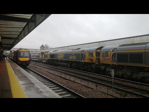 Trains at Lincoln Central (10/01/2023)