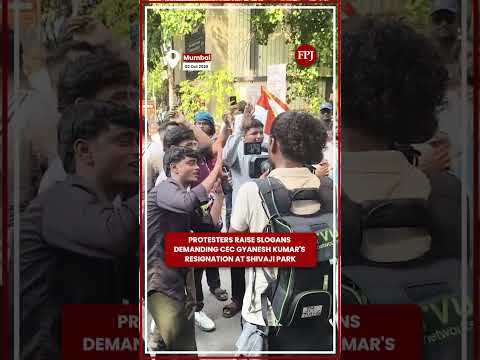 Protesters Raise Slogans Demanding CEC Gyanesh Kumar's Resignation At Shivaji Park