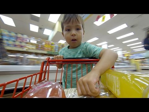 GoPro: Grocery Shopping with 2-Year-Old Henry - UCqhnX4jA0A5paNd1v-zEysw