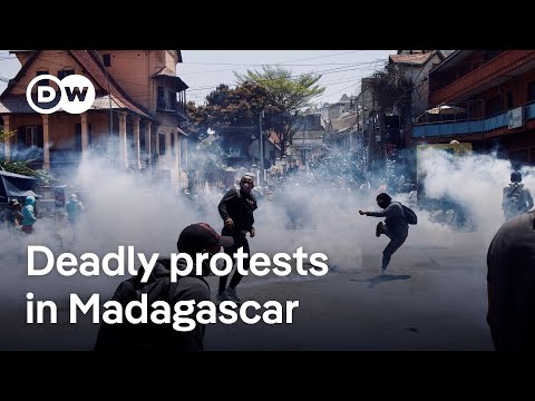 Madagascar extends curfew after violent protests | DW News