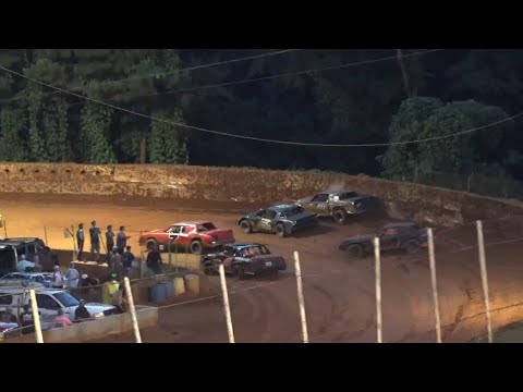 Stock V8 at Winder Barrow Speedway June 3rd 2022 - dirt track racing video image
