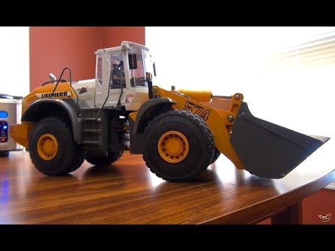 RC ADVENTURES - How it Works - Graupner Liebherr 1:15 Scale Hydraulic Loader - UCxcjVHL-2o3D6Q9esu05a1Q