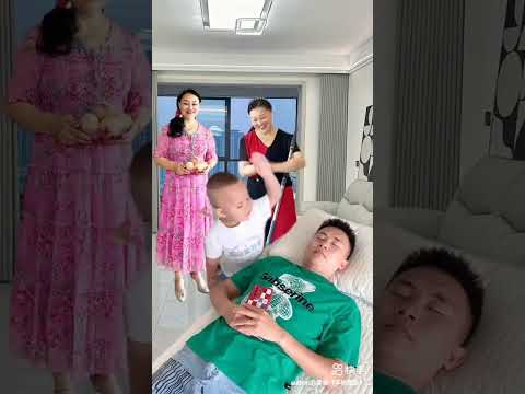 baby rock father 😲