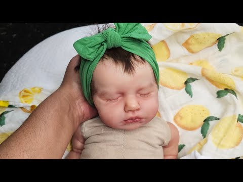 Is Lou Lou a boy or a girl? Help me decide. #rebornart #reborndoll #sharethelove 