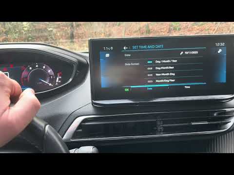 Come regolare l'orario nella Peugeot 5008?